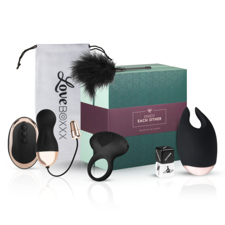 Love Boxxx Enjoy Each Other paaridele